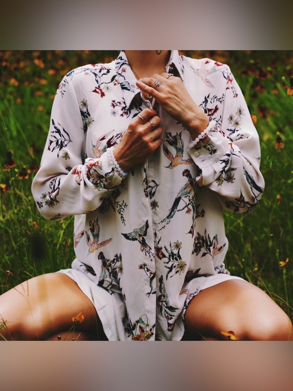 H & M Women’s Long Sleeve Buttons Up Floral Print Blouse Size 0 Hummingbird